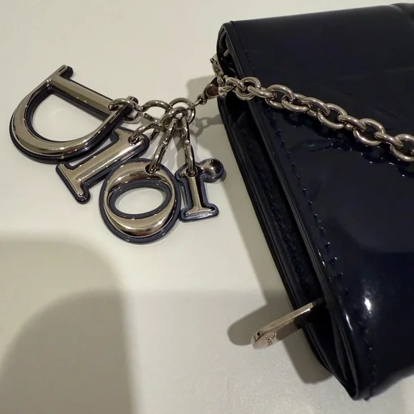 SOLD 🎉 Christian Lady Dior Navy Patent Leather Cannage Rendezvous Wallet Chain - Picture 5 of 13
